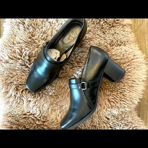 NIB Life Stride Flex Black Sarisa Black Cowgirl